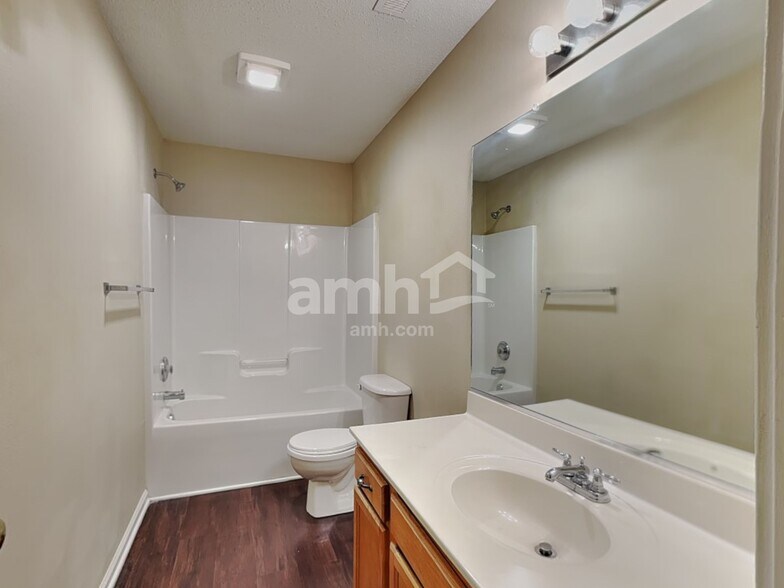 Building Photo - 3345 Wiliton Way