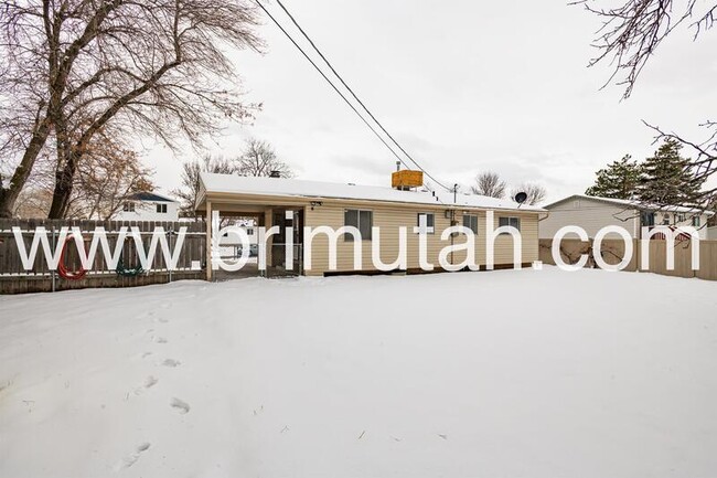Building Photo - 775 E Johnsonway Dr