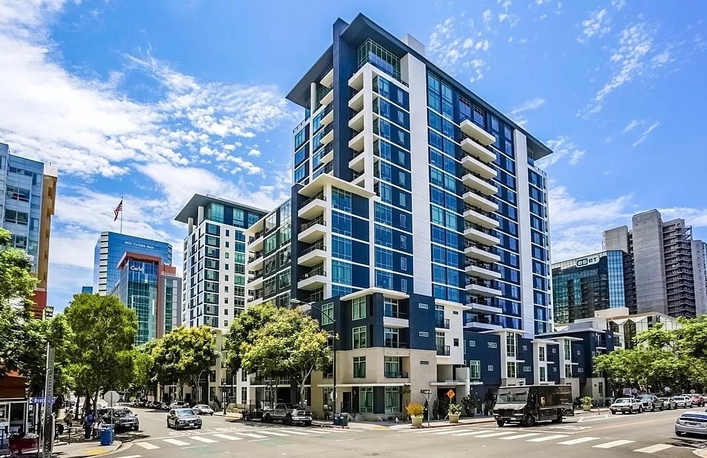 Building Photo - 425 W Beech St