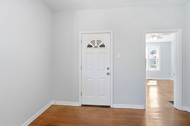 Building Photo - 413 Lockwood Ave