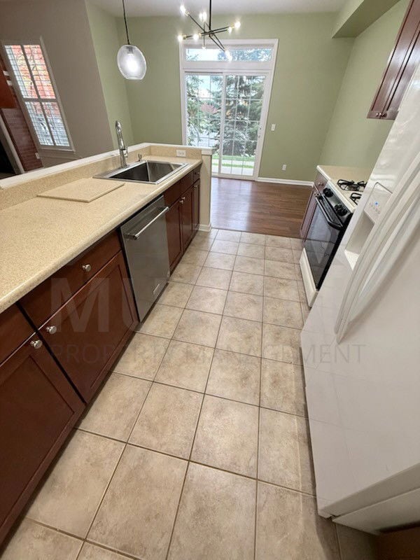 Building Photo - 1160 Alameda Blvd