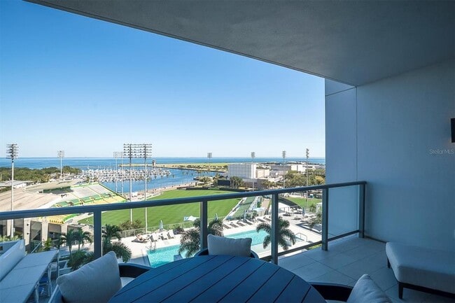 Building Photo - 301 1st St S