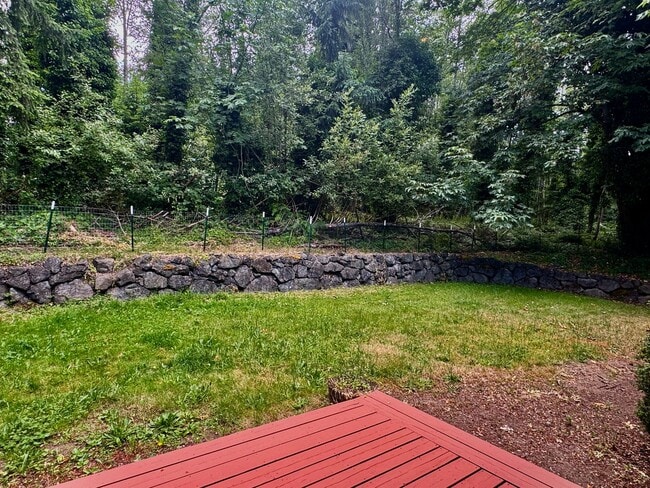 Building Photo - East Bremerton rambler with huge fenced yard...now available