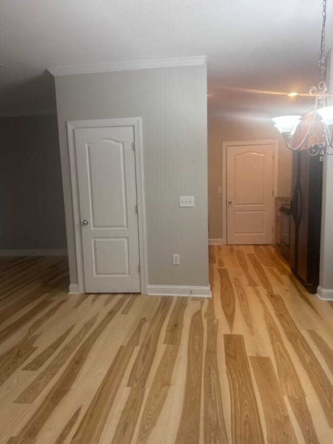Building Photo - 3 Bedroom Condo in Desireable Dilworth!
