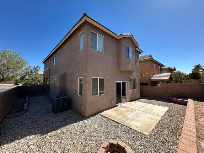 Building Photo - Fort Apache & Blue Diamond