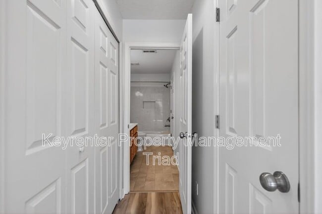 Building Photo - 138 Tannenbaum Cir