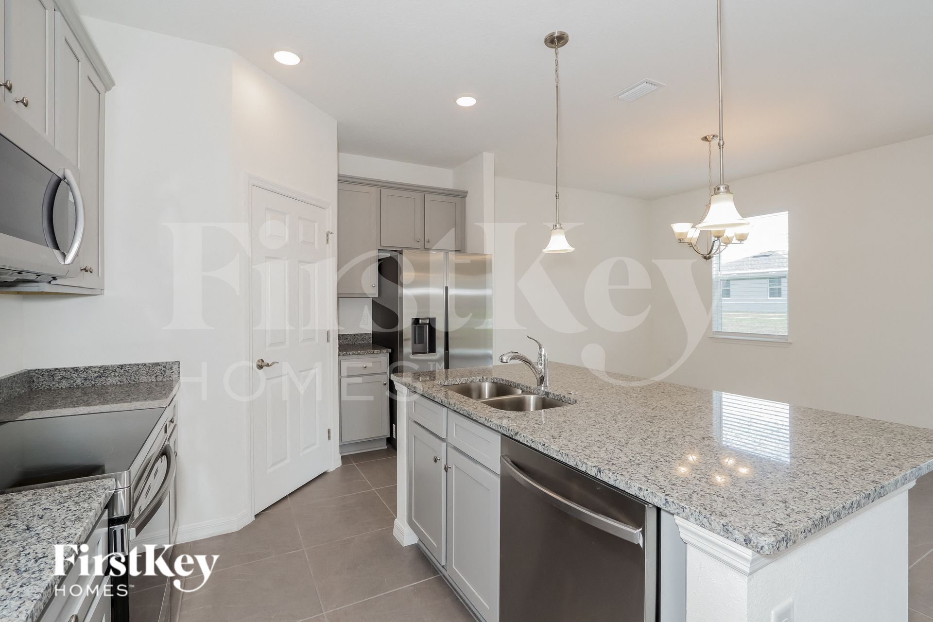 Building Photo - 303 Corbel Ln