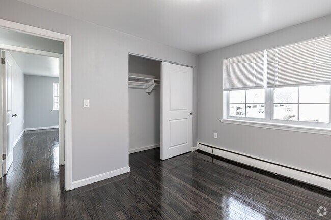 Building Photo - 72 Folly Brook Blvd