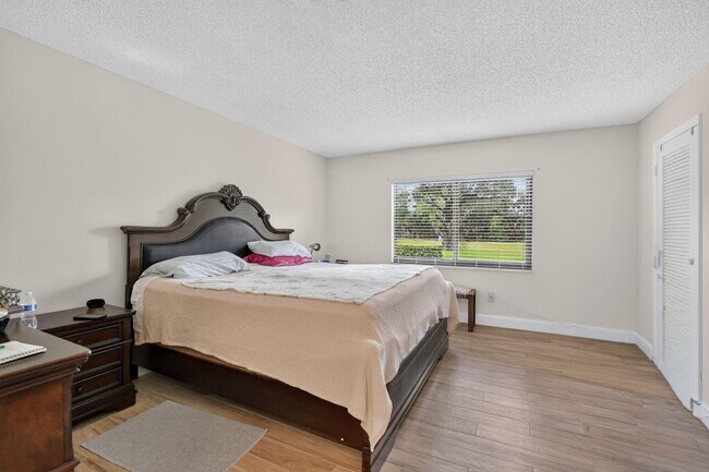 Building Photo - 21211 Lago Cir