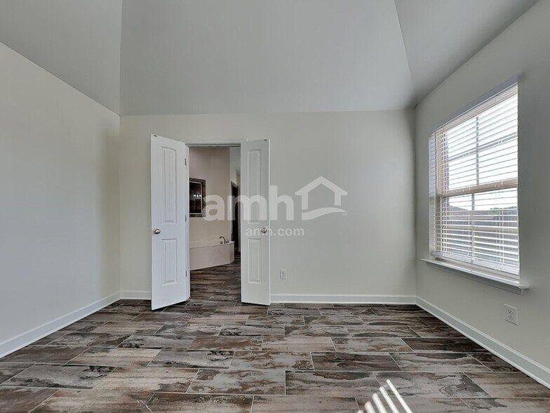 Building Photo - 2653 Molly Ln