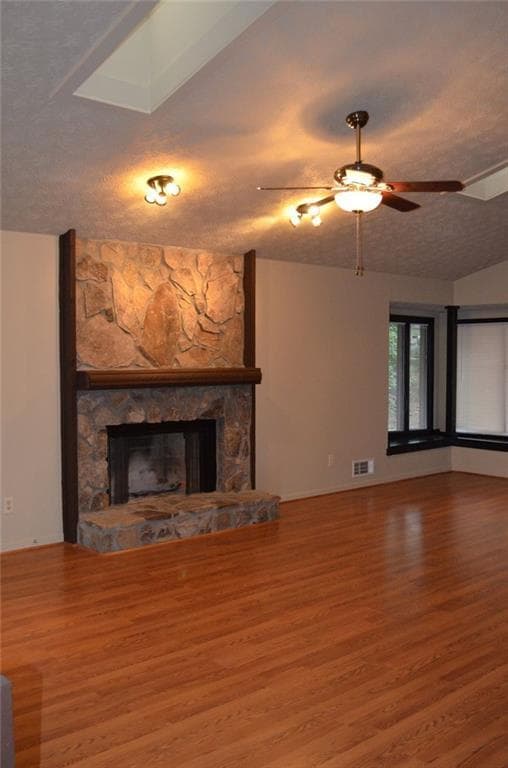 Building Photo - 2745 Peachtree Walk