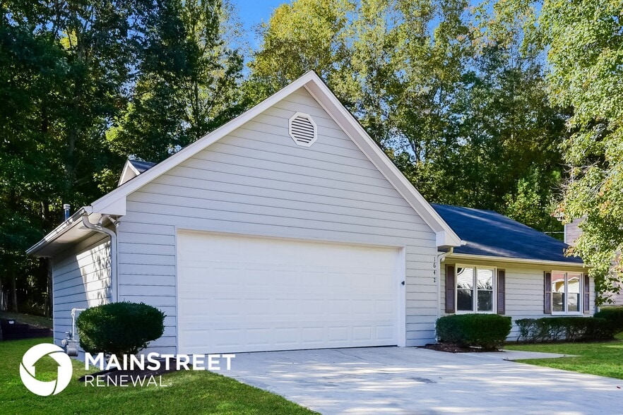 Primary Photo - 1642 Sugarmaple Dr SW