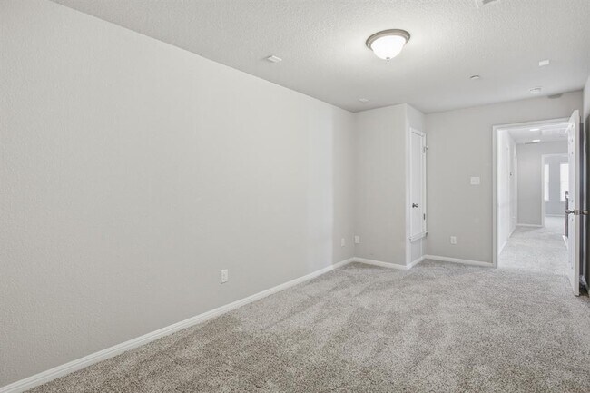 Building Photo - 2304 S Lakeline Blvd