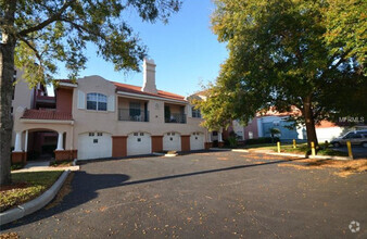 Building Photo - ORLANDO/Metro West: 2 bed/2 bath, 2nd Floo...