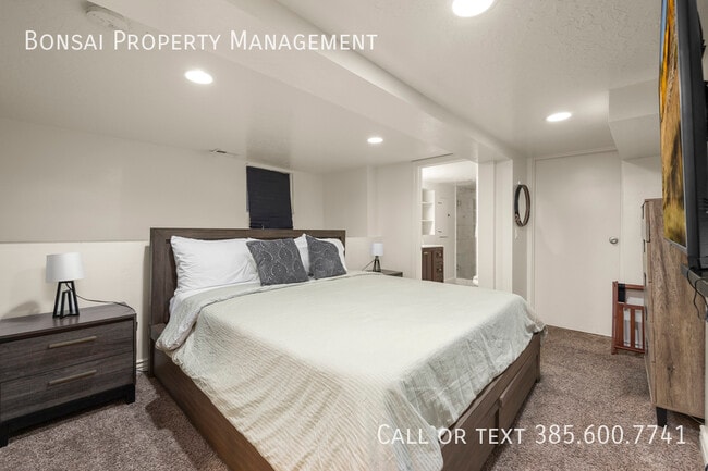 Building Photo - 807 E 500 S