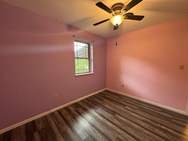 Building Photo - 14467 Worth Ln