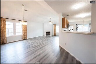 Building Photo - 4317 Plover Dr