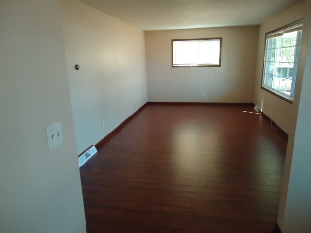 Building Photo - 1523 Viking Ave