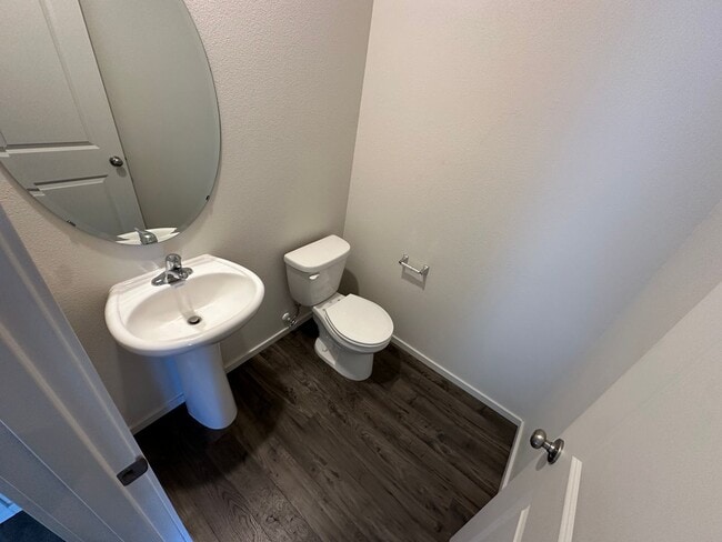 Building Photo - 4 bedroom 2.5 bathrooms in the beautiful M...