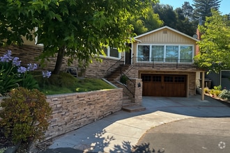 Building Photo - 56 Glenaire Dr