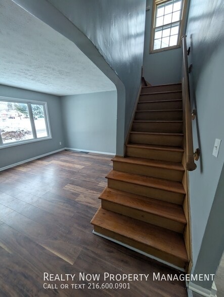 Building Photo - 15709 Northwood Ave