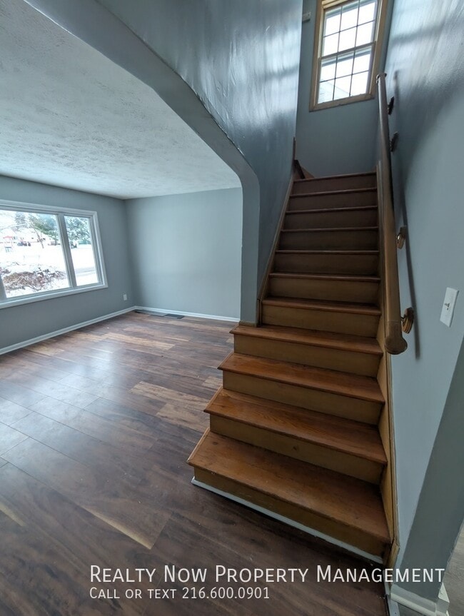 Building Photo - 15709 Northwood Ave