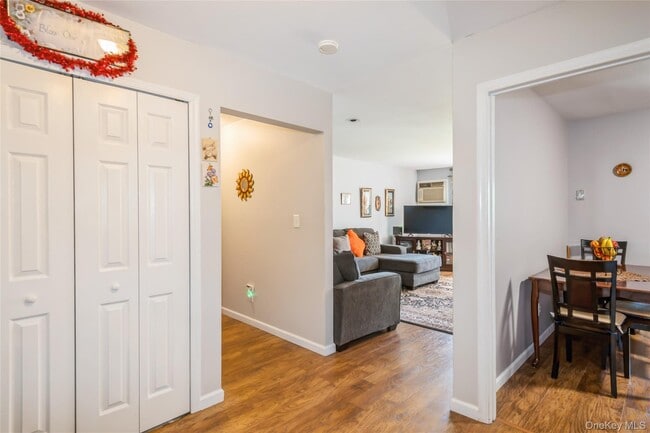 Building Photo - 138 Country Club Ln