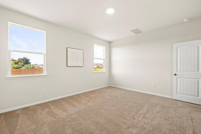 Building Photo - 121 Brody Ln