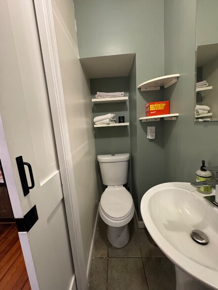 Building Photo - 209 East St