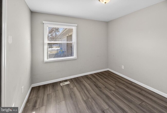 Building Photo - 55 Ember Ln