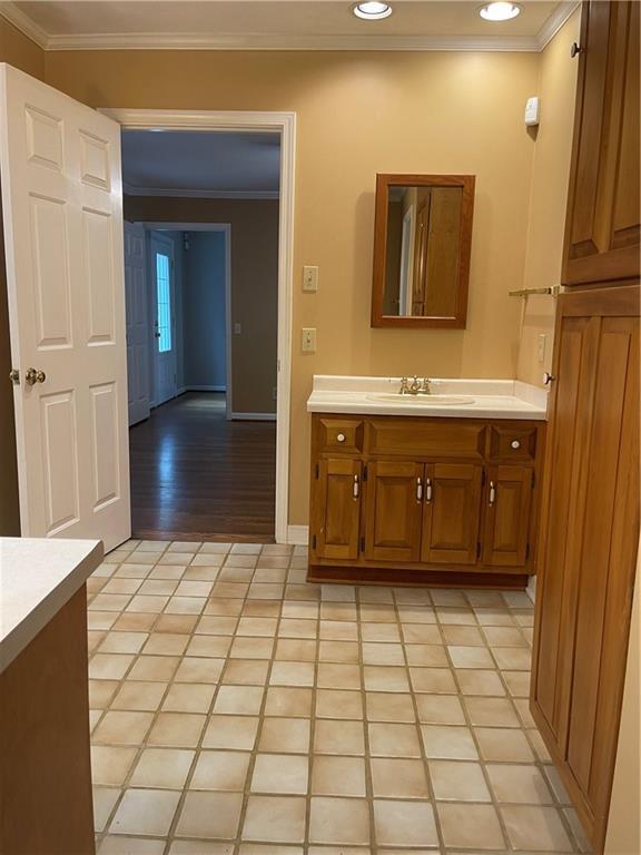 Building Photo - 119 Woodlawn Dr NE