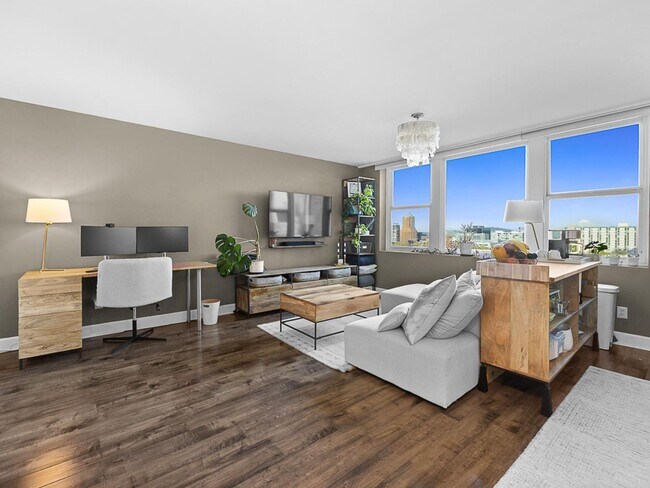 Building Photo - View