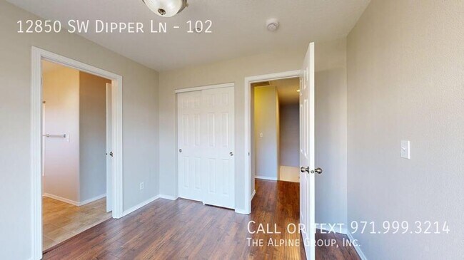 Building Photo - 12850 SW Dipper Ln