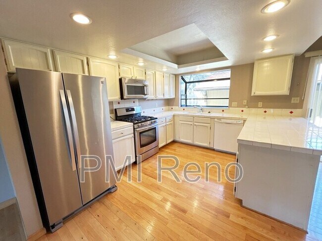 Building Photo - 1555 Foster Dr