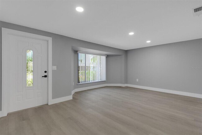 Building Photo - 4645 Hunter Ridge Dr