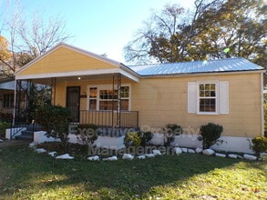 Building Photo - 1405 33rd St N