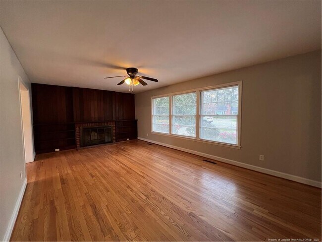 Building Photo - 2621 Bennington Rd