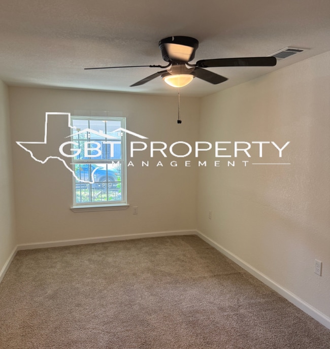 Building Photo - Beautifully Renovated 3 Bed, 2 Bath Home f...