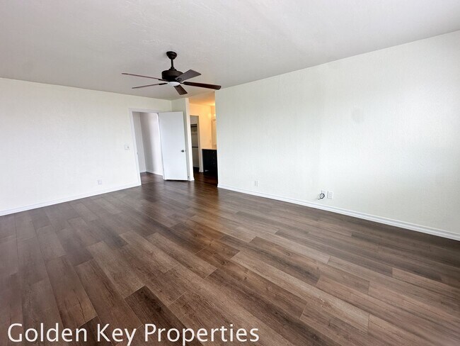 Building Photo - Ocean-View 2BR/2.5BA Townhome in Cardiff!