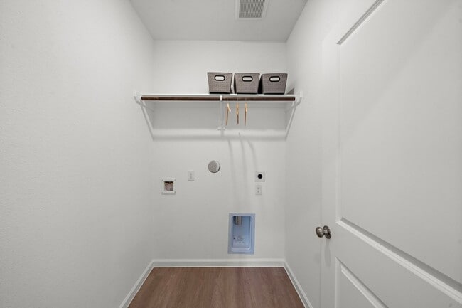 Building Photo - 4823 Shimmer Side Dr