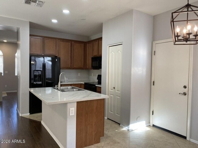 Building Photo - 4241 E Carla Vista Dr