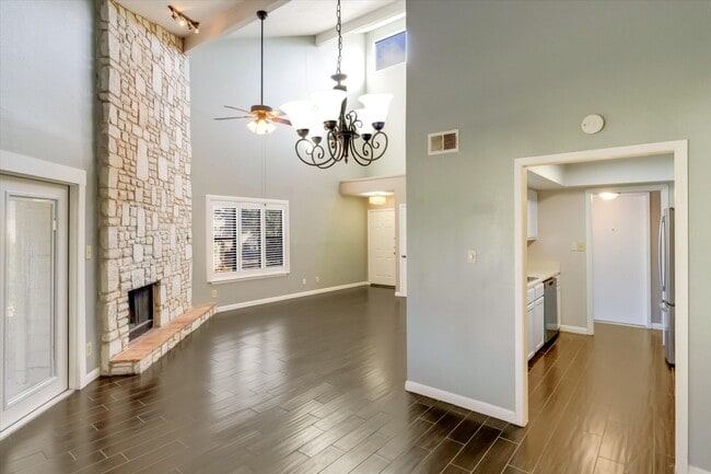 Building Photo - 8401 Echo Creek Ln