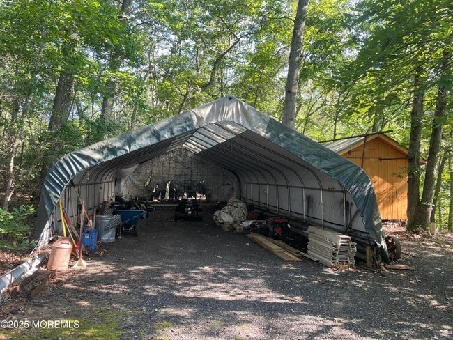 Building Photo - 207 Lakeside Ave