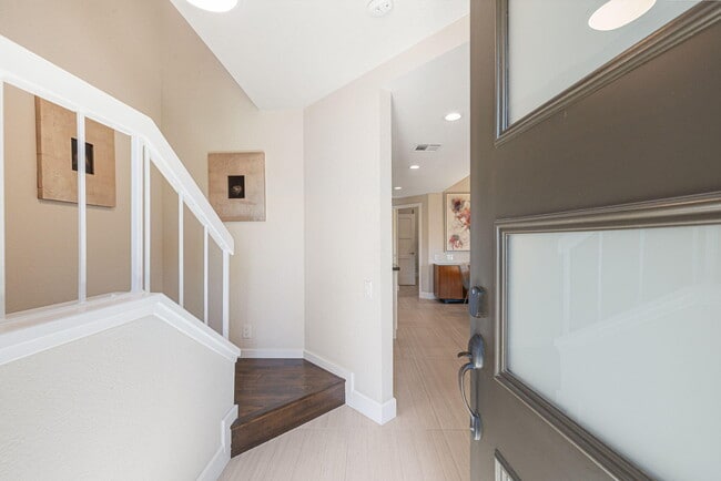 Building Photo - 49069 Mariposa Dr