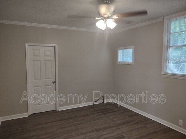 Building Photo - 6422 Gibson Rd