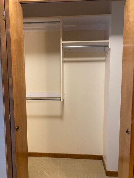 Building Photo - 855 Claremont Ct