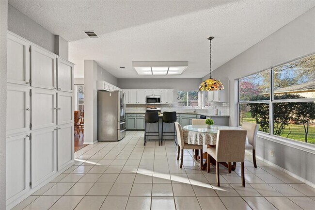Building Photo - 7501 Vail Valley Dr