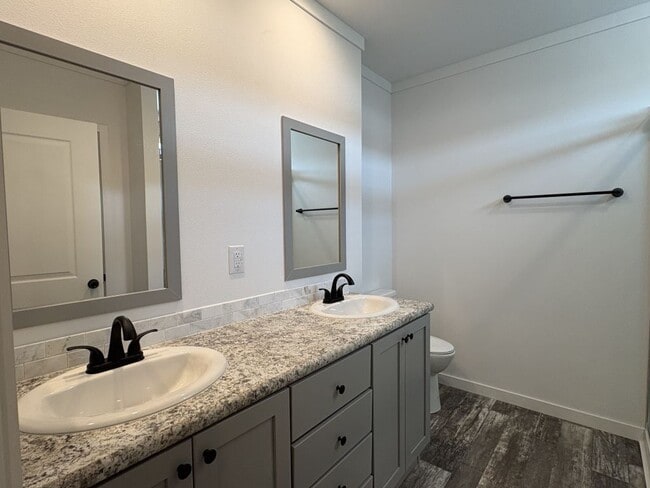 Building Photo - 34822 Minnow Ln