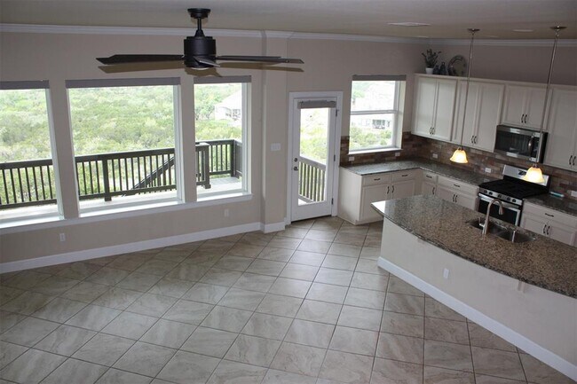 Building Photo - 393 Dayridge Dr