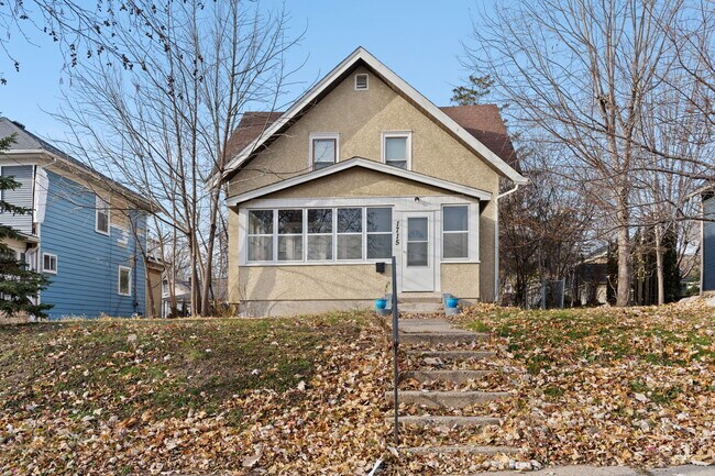 Primary Photo - 1715 N Upton Ave